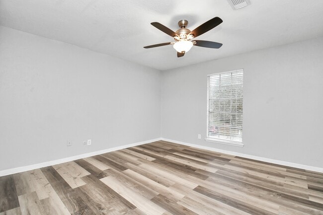 Building Photo - 24118 Spring Gum Dr
