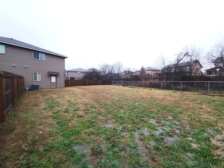 Building Photo - 8715 8th St