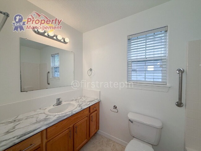 Building Photo - 1923 N Tyra Ave