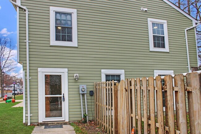 Building Photo - 104 Jennifer Dr