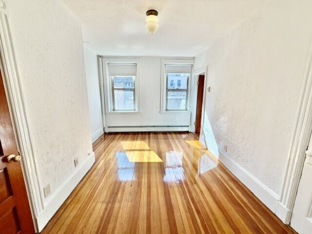 Building Photo - 9 Thacher Ct