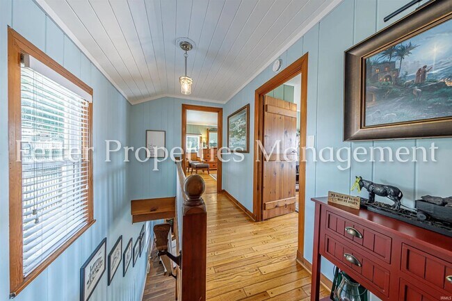 Building Photo - Beautiful 3 Bedroom Home with View of the ...