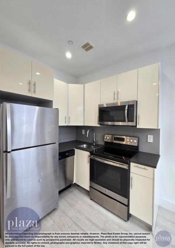 Building Photo - 2 bedroom in Brooklyn NY 11221