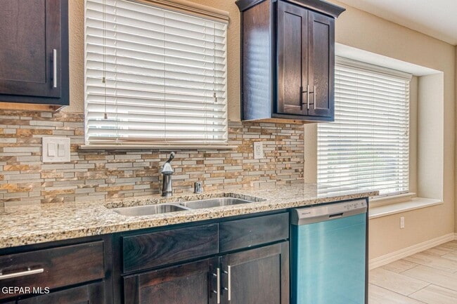 Building Photo - 3133 Red Orchard Dr