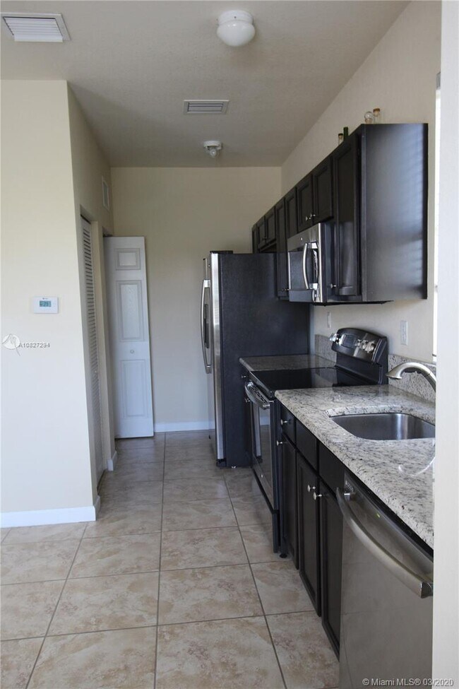 Building Photo - 9435 SW 170th Path