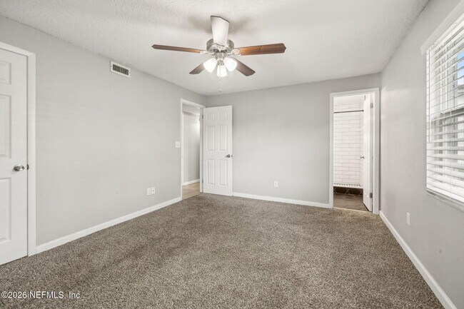 Building Photo - 7600 Pheasant Run Dr