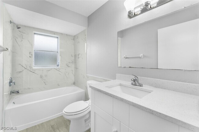 Building Photo - 2935 SE 15th Pl