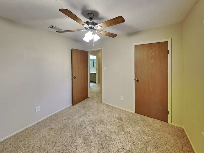 Building Photo - 164 Maple Branch St