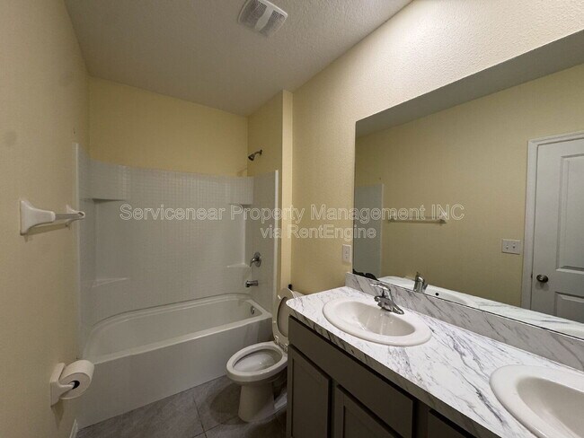 Building Photo - 32562 Canyonlands Dr