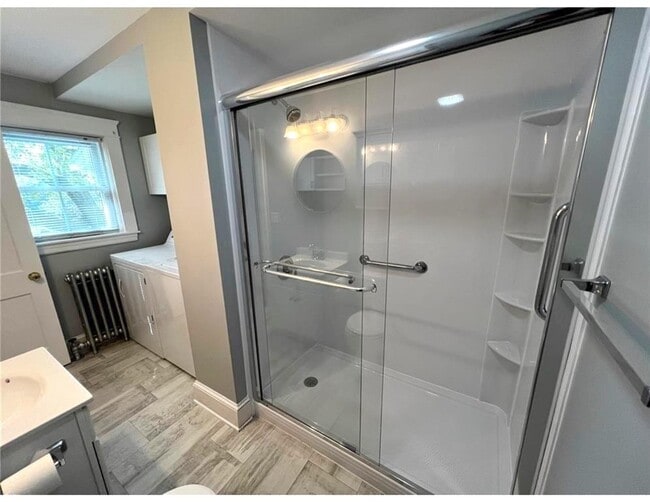 Building Photo - 348 Market St