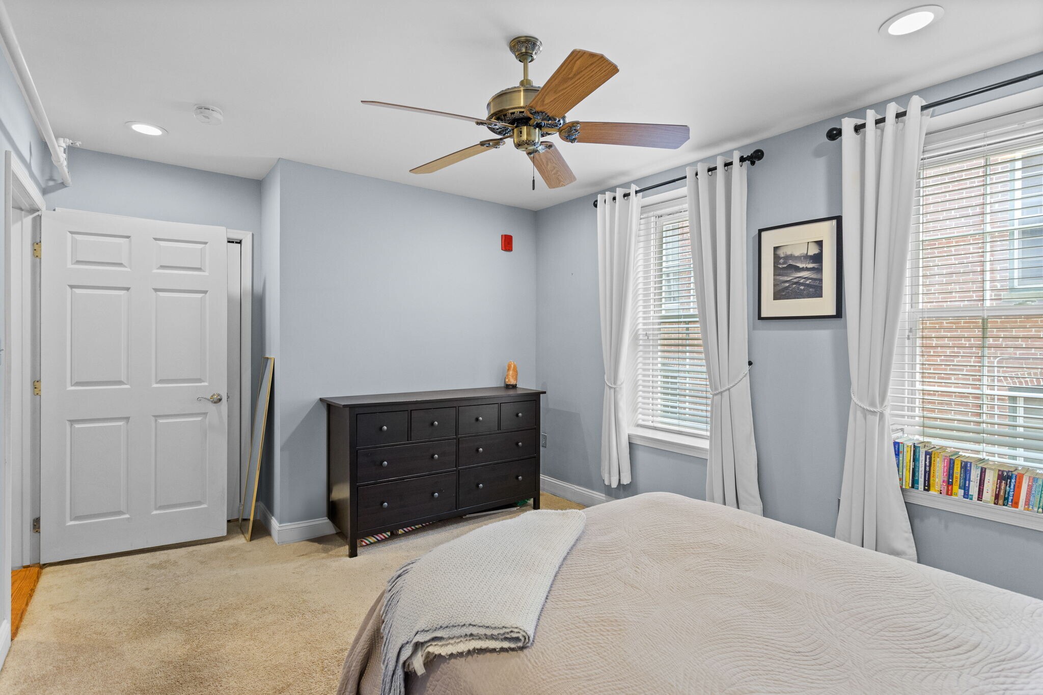 Building Photo - 142 N Bread St