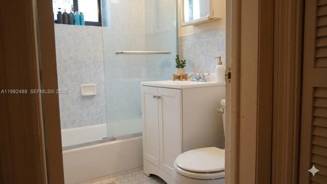 Building Photo - 3240 Mary St