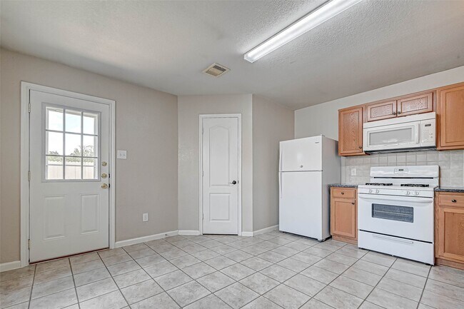 Building Photo - 22138 Orchard Dale Dr