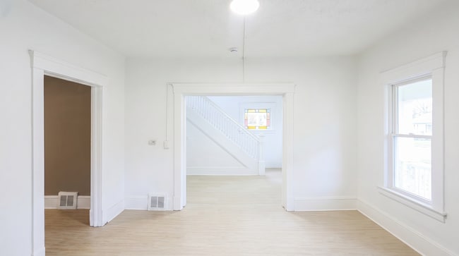 Building Photo - 853 E 155th St