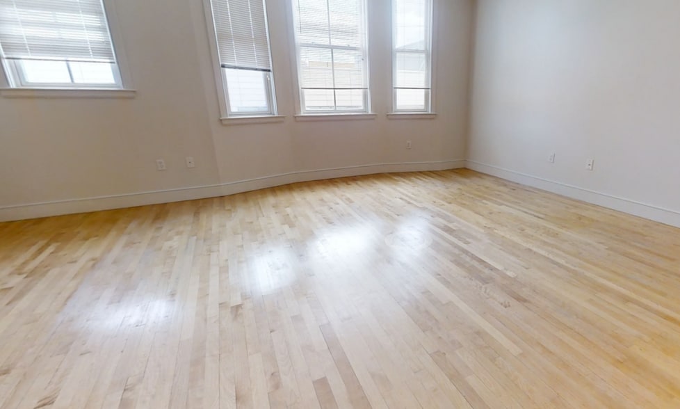 Building Photo - 105 2nd St