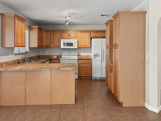 Building Photo - 3 Bedroom Home In Heart of Chandler for Rent