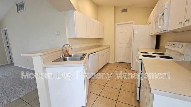 Building Photo - 10368 Lansfield St