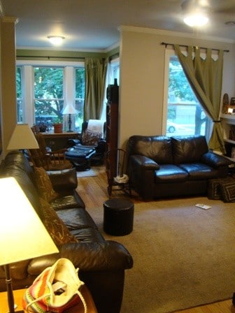 Living room - 2710 W Giddings St