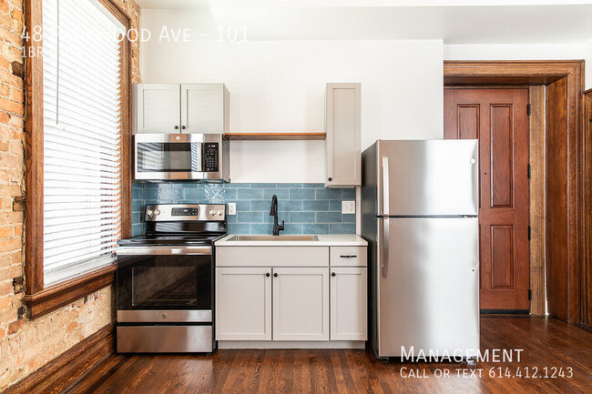 Building Photo - 48 Parkwood Ave