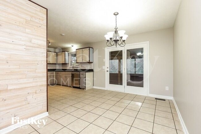 Building Photo - 802 Red Hollow Dr