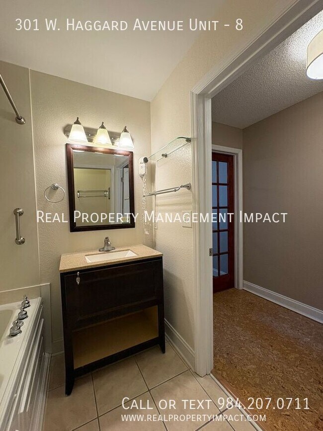 Building Photo - 301 W Haggard Ave