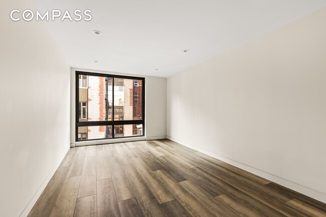 Building Photo - 48 W 68th St