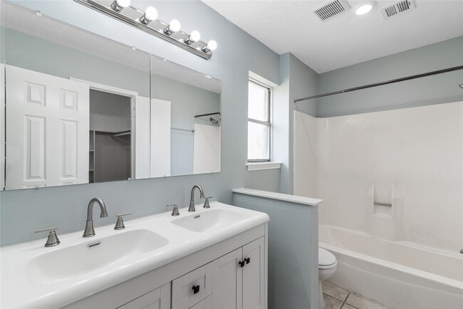 Building Photo - 710 Cascade Creek Dr