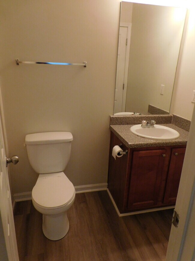 Building Photo - 330 Barshay Dr