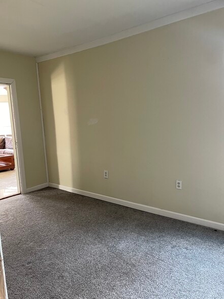 Building Photo - 301 Riverside Ave