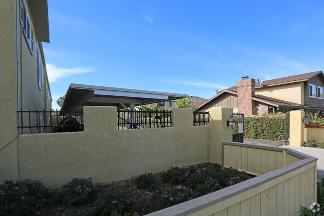 Building Photo - Madison Street Apartments