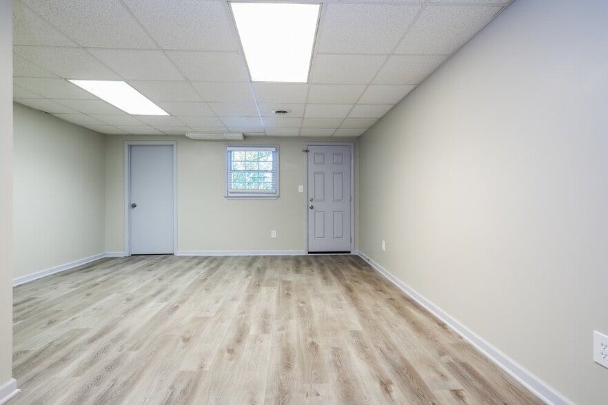 Building Photo - 3320 Revere Cir