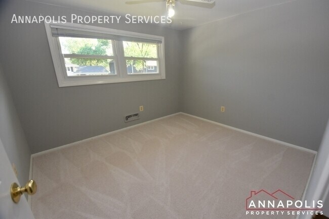 Building Photo - 804 Pin Oak Rd