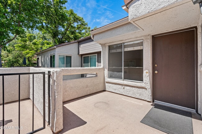 Building Photo - 501 Via Colinas