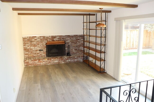 Building Photo - Cozy Ranch Style Home in the Heart of Campbell