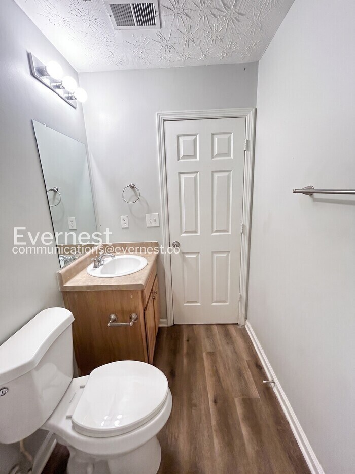 Building Photo - 435 Skif Pond Ct