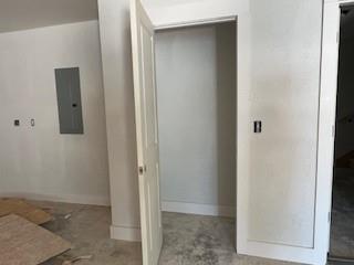 Building Photo - 313 W Rock St