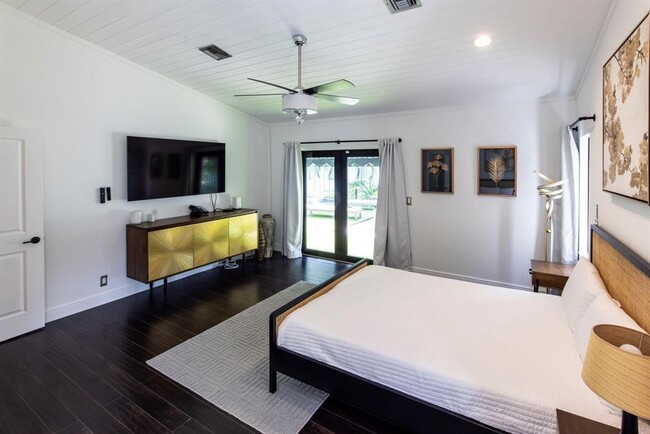 Building Photo - 222 N Tradewinds Ave