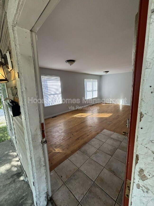 Building Photo - 1902 E 35th St