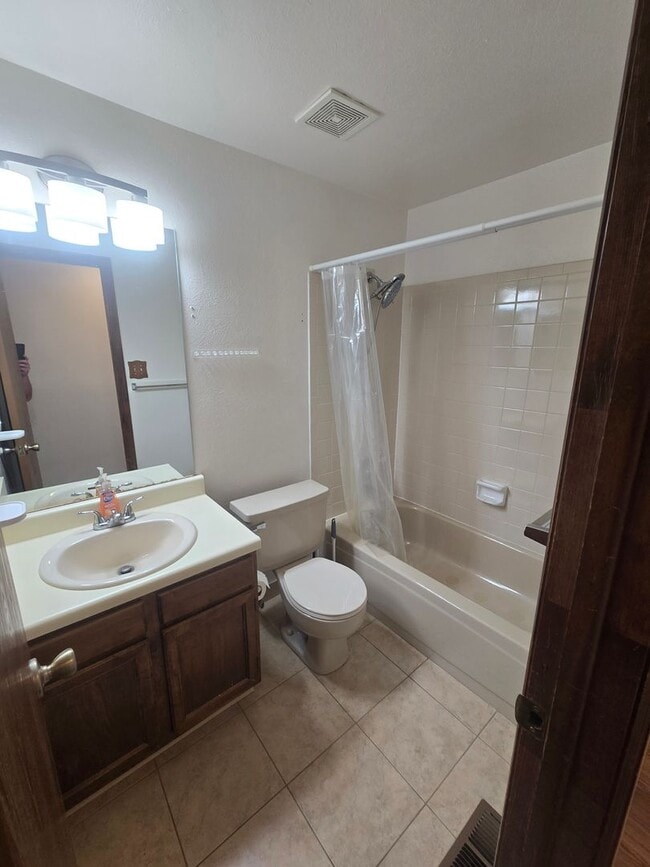 Building Photo - Condo in Thornton