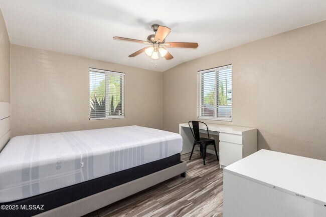 Building Photo - Charming 3bed/2 bath home located in the heart of Tucson, just minutes from the University of Ari...