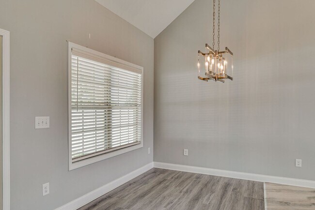 Building Photo - 207 Jesse Dr