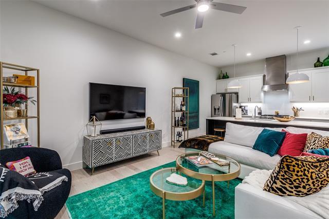 Building Photo - 5703 Lindell Ave