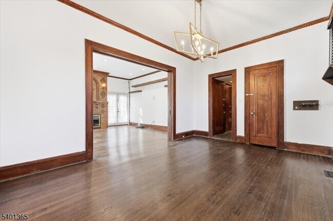 Building Photo - 274 Crawford Terrace