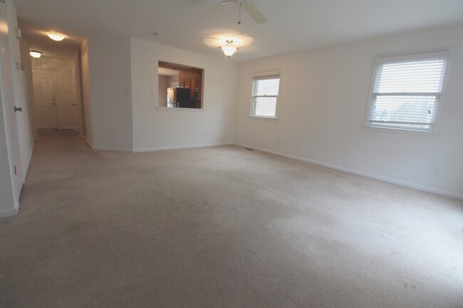 Building Photo - 214 Troon Ct