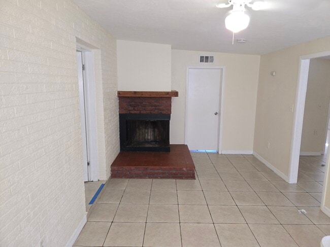 Building Photo - 3711 Roxane Blvd