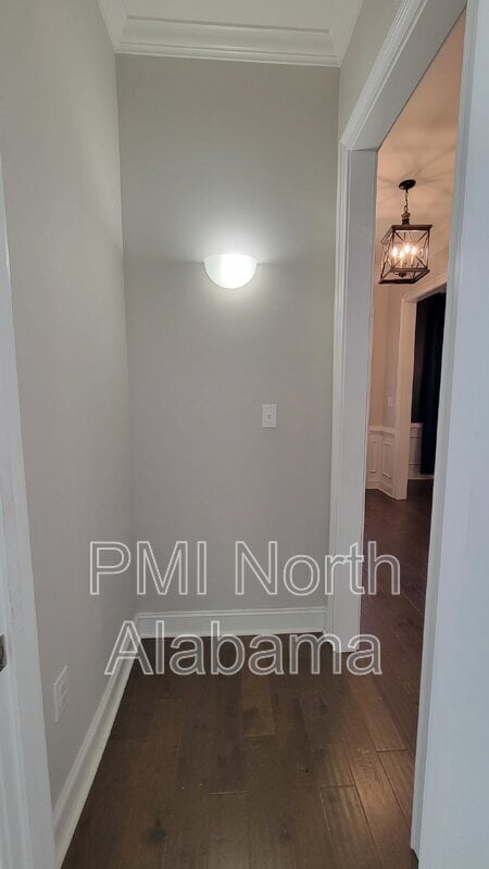 Building Photo - 130 Creekmound Dr