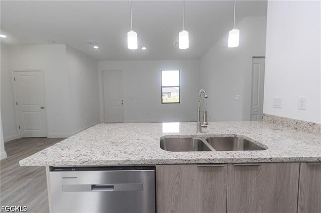 Building Photo - 1476 Rugby Cir