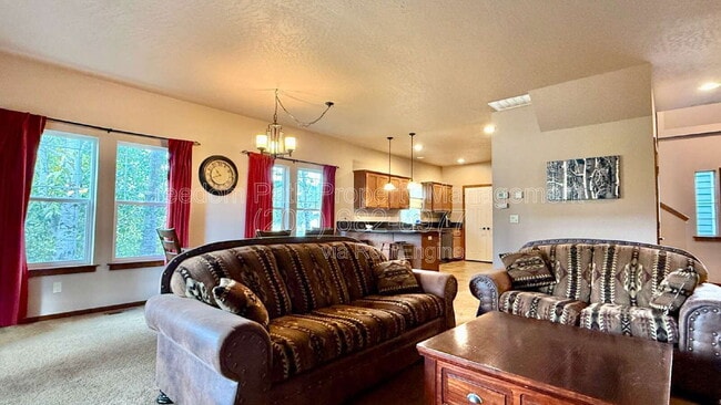 Building Photo - 406 Lundblad Pl