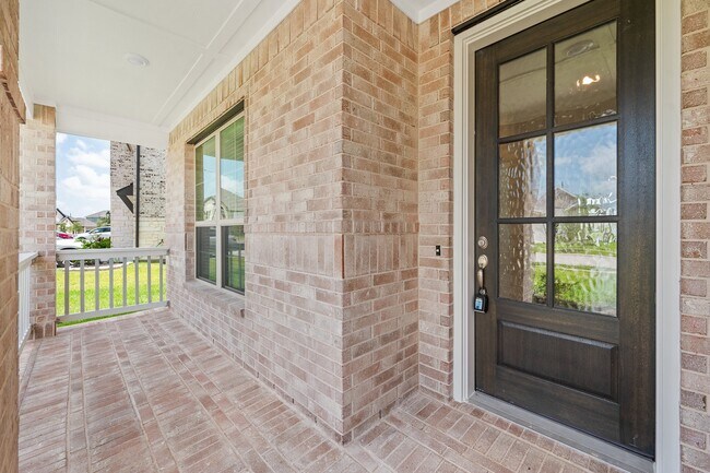 Building Photo - 832 Sarasota Shore Dr