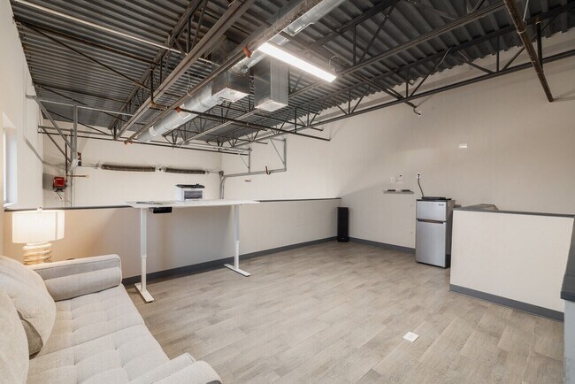 Building Photo - 1435 FM 1463